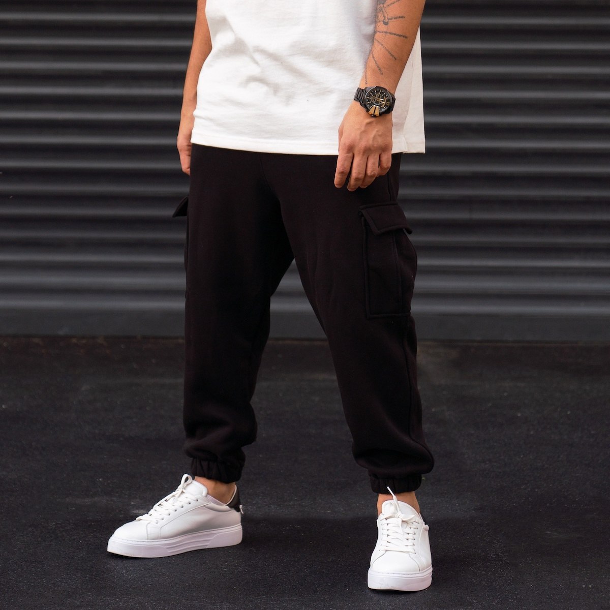 Oversized Black Thick Jogger with Cargo Pockets