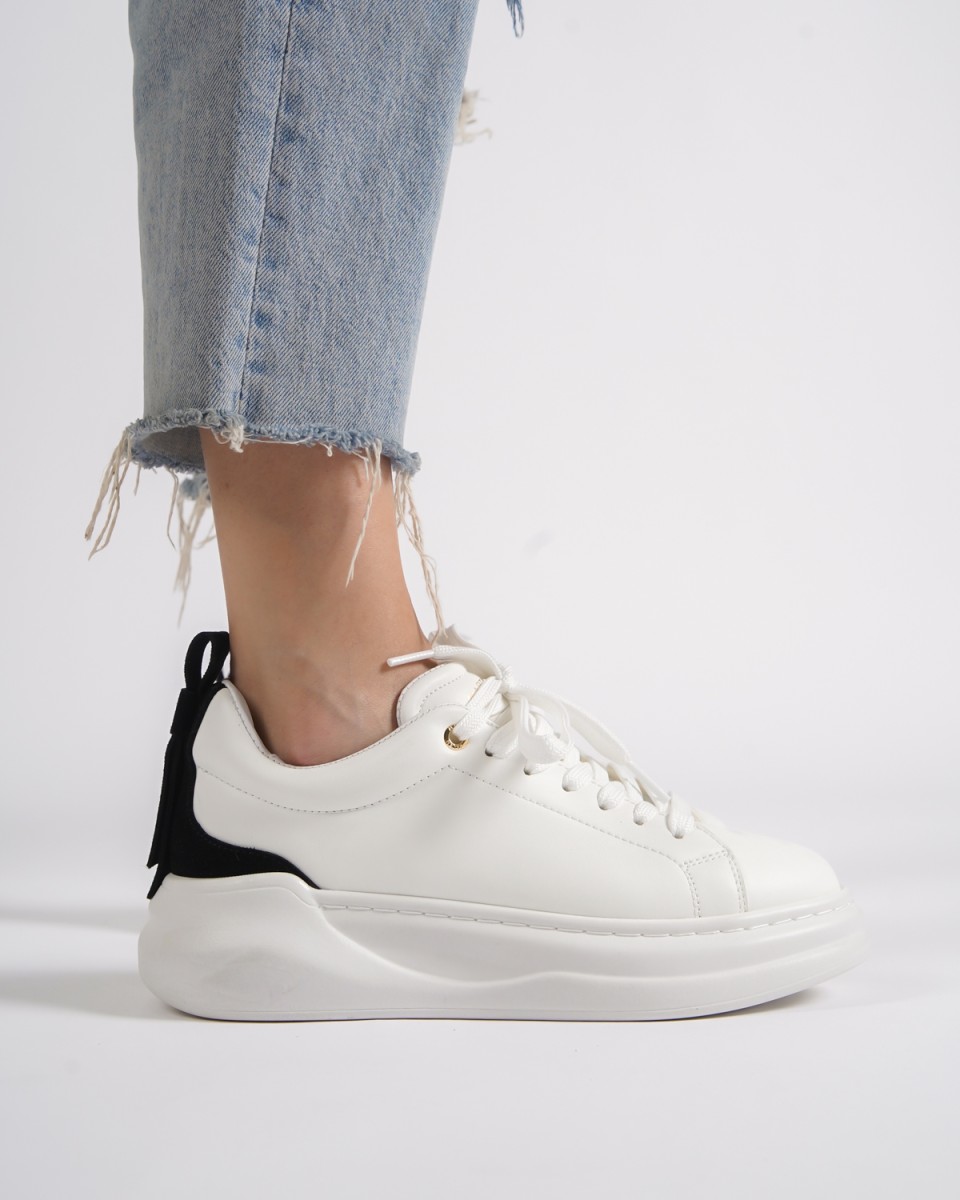 Highrise Sapatos de Mulher com Cinto de Camurça em Branco - Preto
