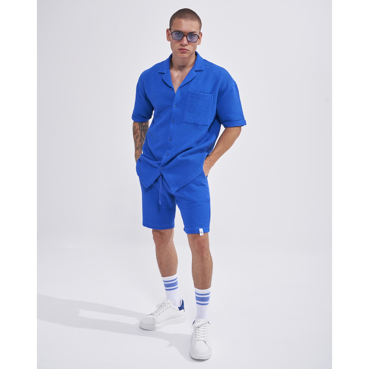 Conjunto de Chándal de Gofre para Hombre con Pantalones Cortos en Azul Saxo