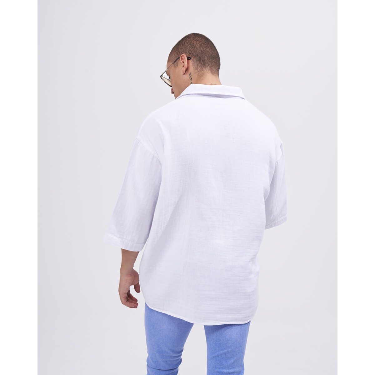 Camisa Oversize de Lino para Hombre con Cuello en V en Beige