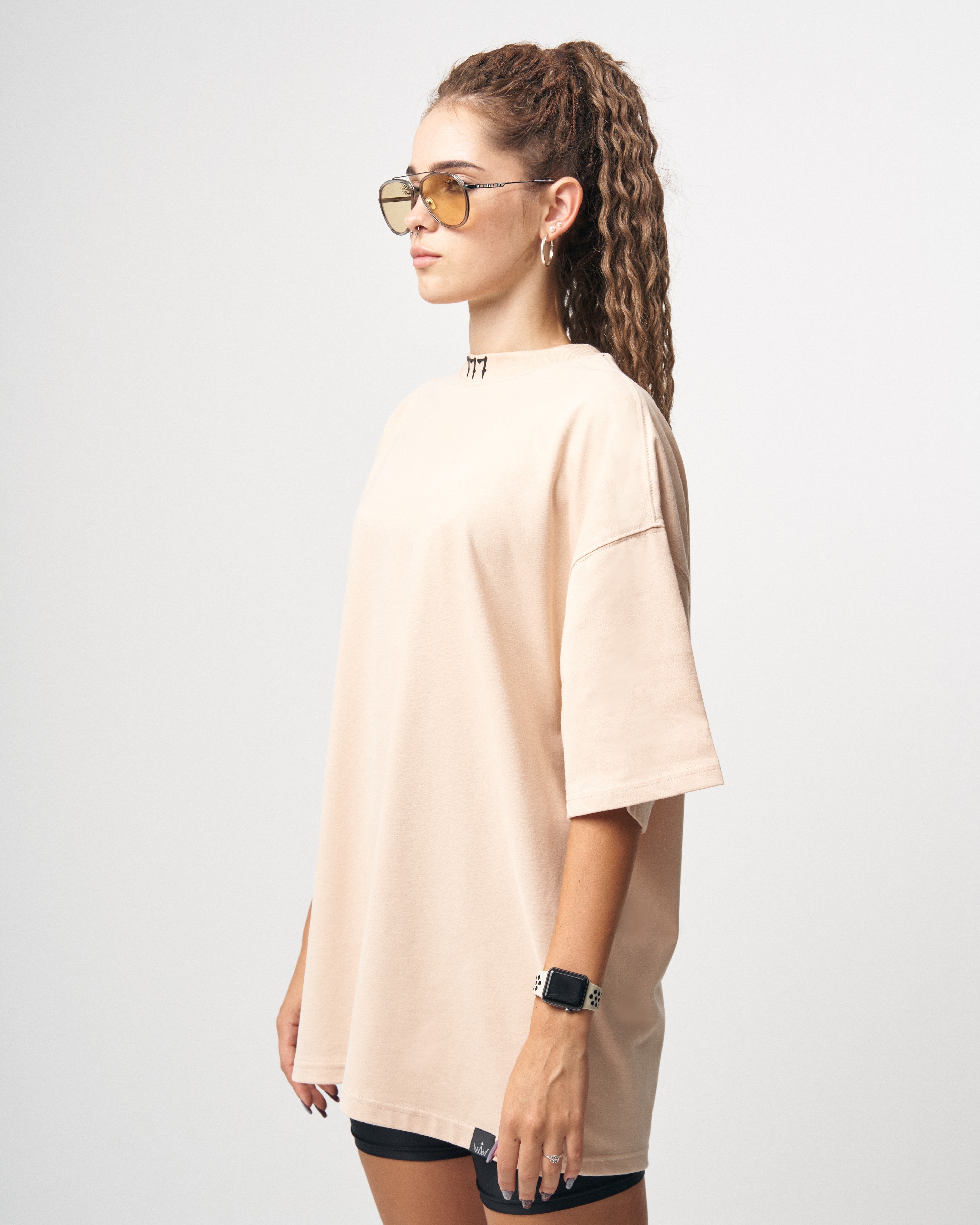 ‘777’ 3D Baskılı Kadın Bej Basic Oversized Tişört