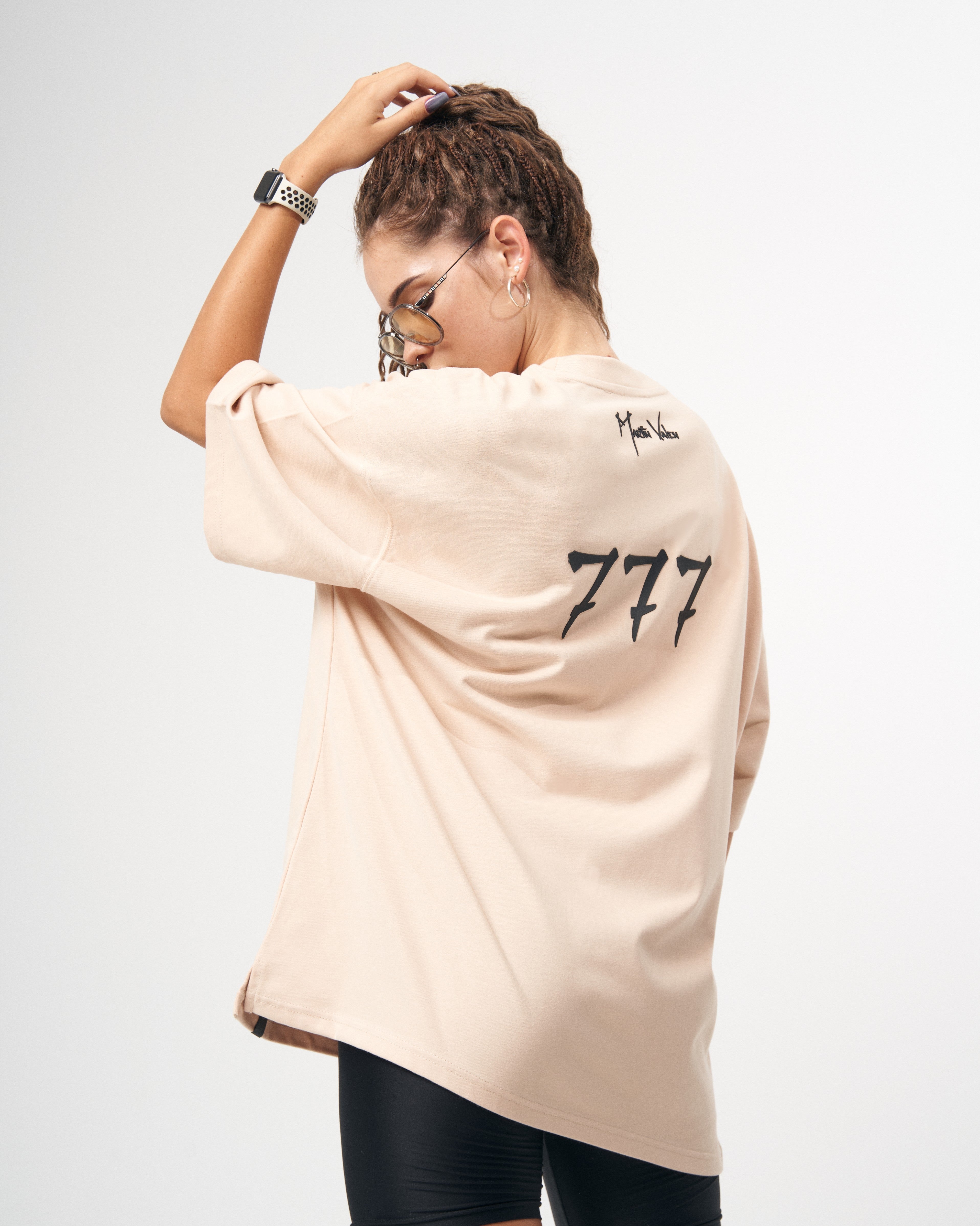 ‘777’ 3D Baskılı Kadın Bej Basic Oversized Tişört