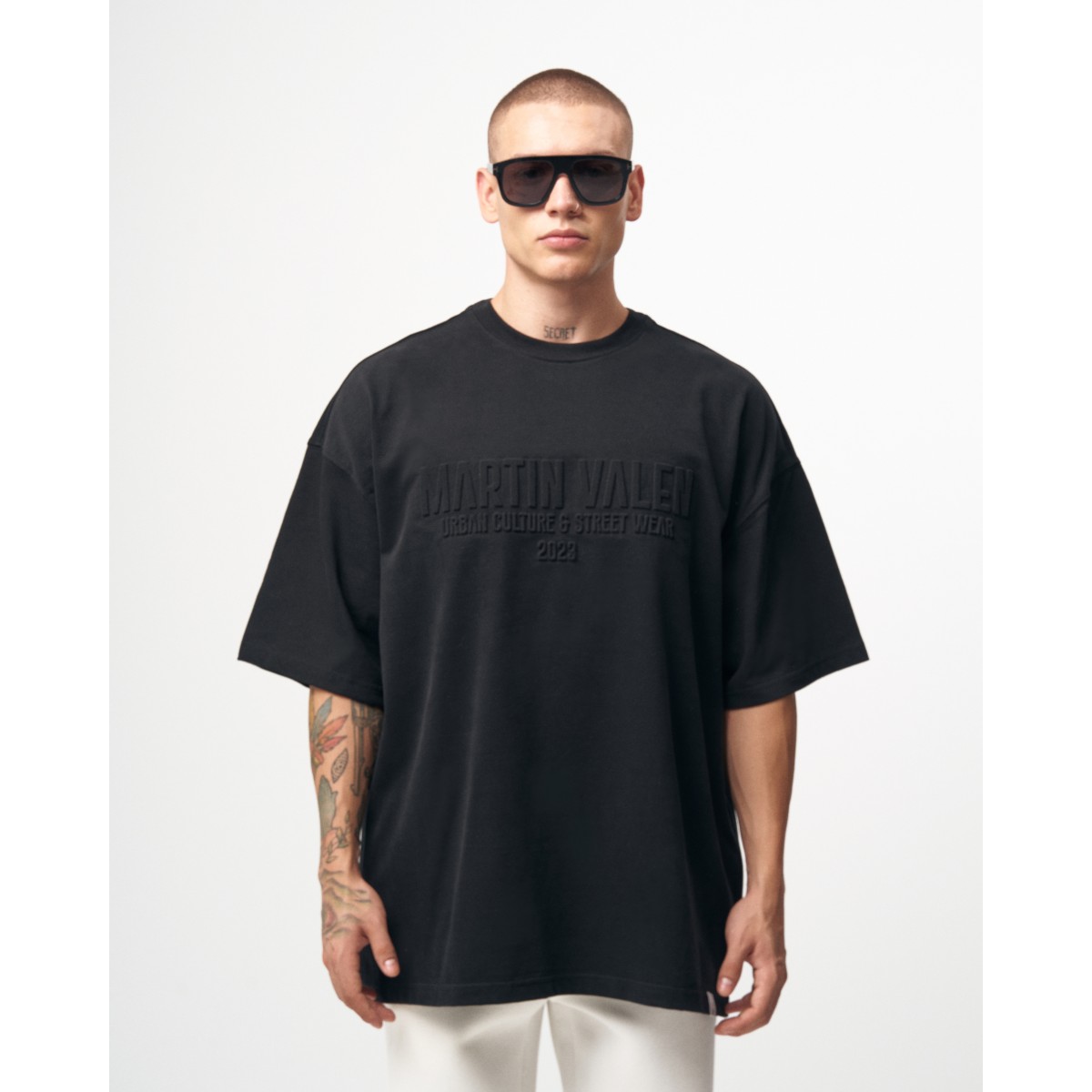 Martin Valen Men’s Oversized Embossed Basic Black T-shirt | Martin Valen
