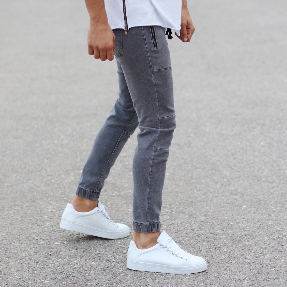 Herren Jeans mit Reißverschluss Taschen und elastischen Knöcheln in grau - 2
