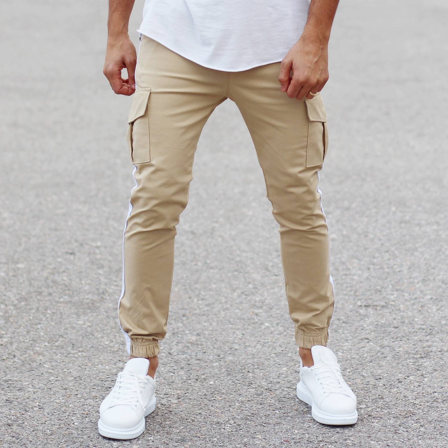 Beige Pants With Large Pockets and Side-Stripes
