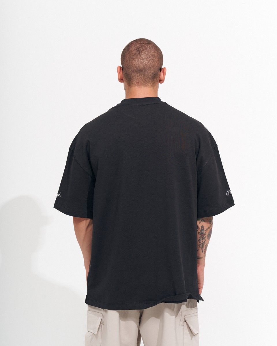 Camiseta Preta Oversized com Estampa 3D no Peito e Nas Mangas | Martin Valen