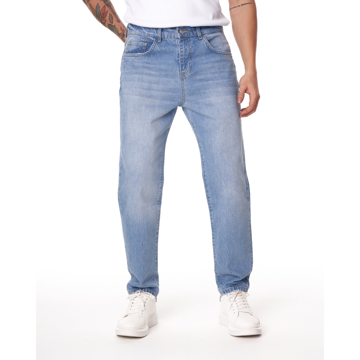 Light Washed Straight Jeans in Ice Blue | Martin Valen