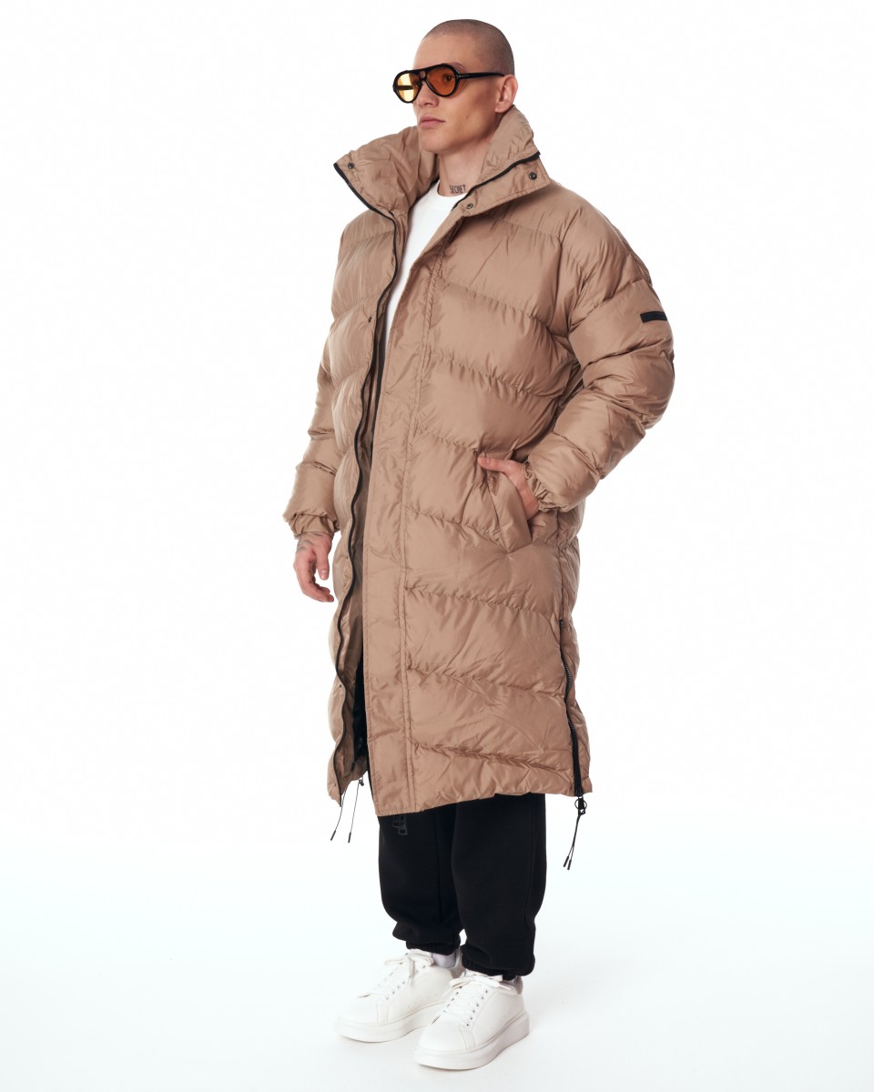 Оверсайз пуховое пальто бежевого цвета с высоким воротником | Martin Valen