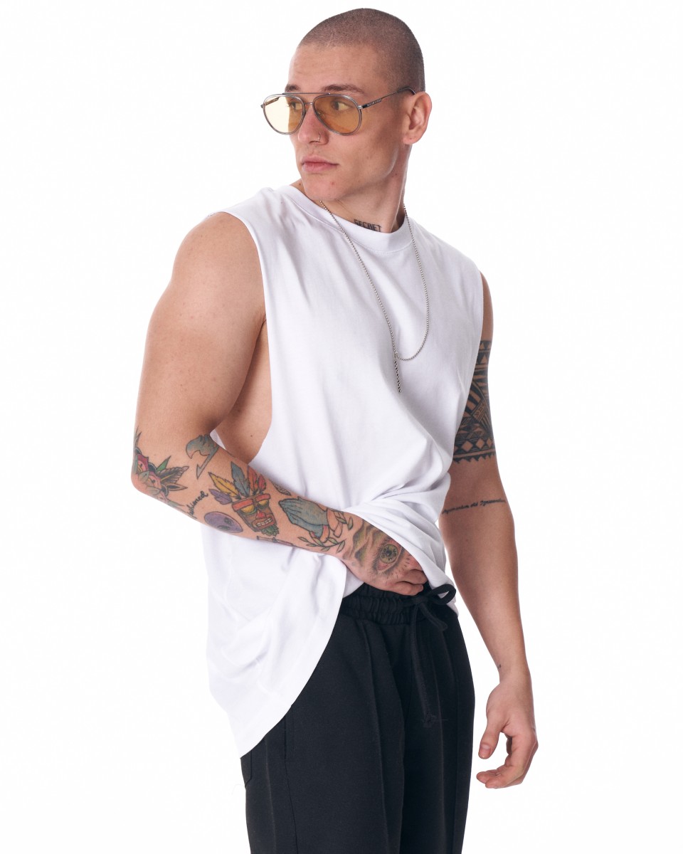 Street-Style Einfaches Weißes ärmelloses T-Shirt | Martin Valen