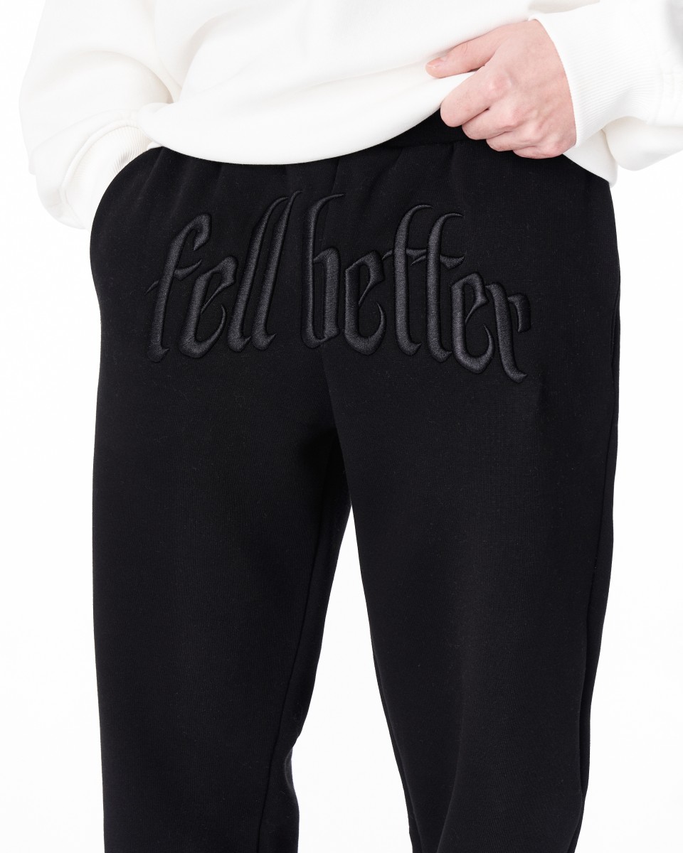 "Feel Better" Брюки-джоггеры с вышивкой для мужчин с надписью | Martin Valen