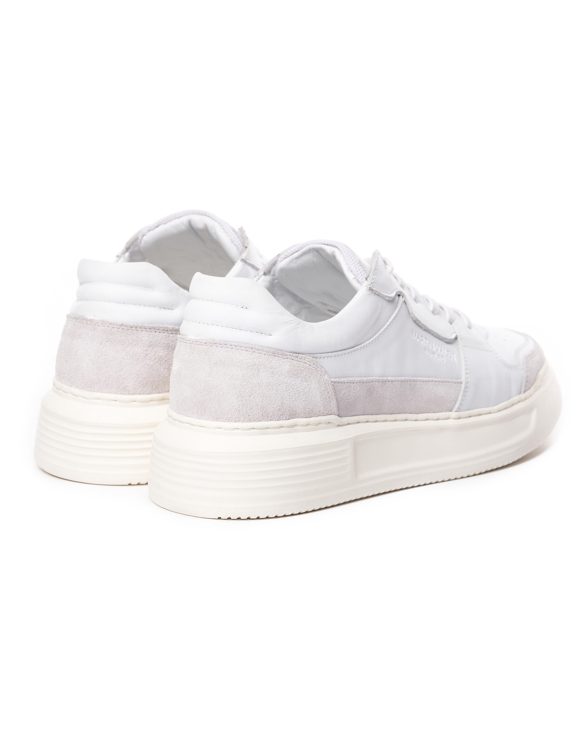 Sapatos casuais inteligentes em pele branca Behind Look