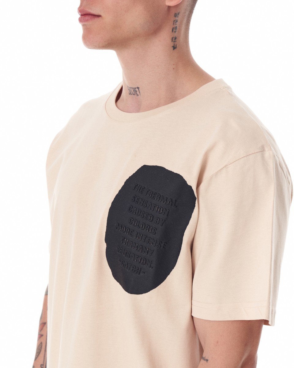 Camiseta masculina estampada com texto grande bege | Martin Valen
