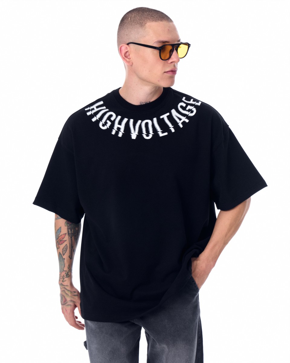 Camiseta Negra de Manga Corta con Cuello Oversize Estampada para Hombres | Martin Valen