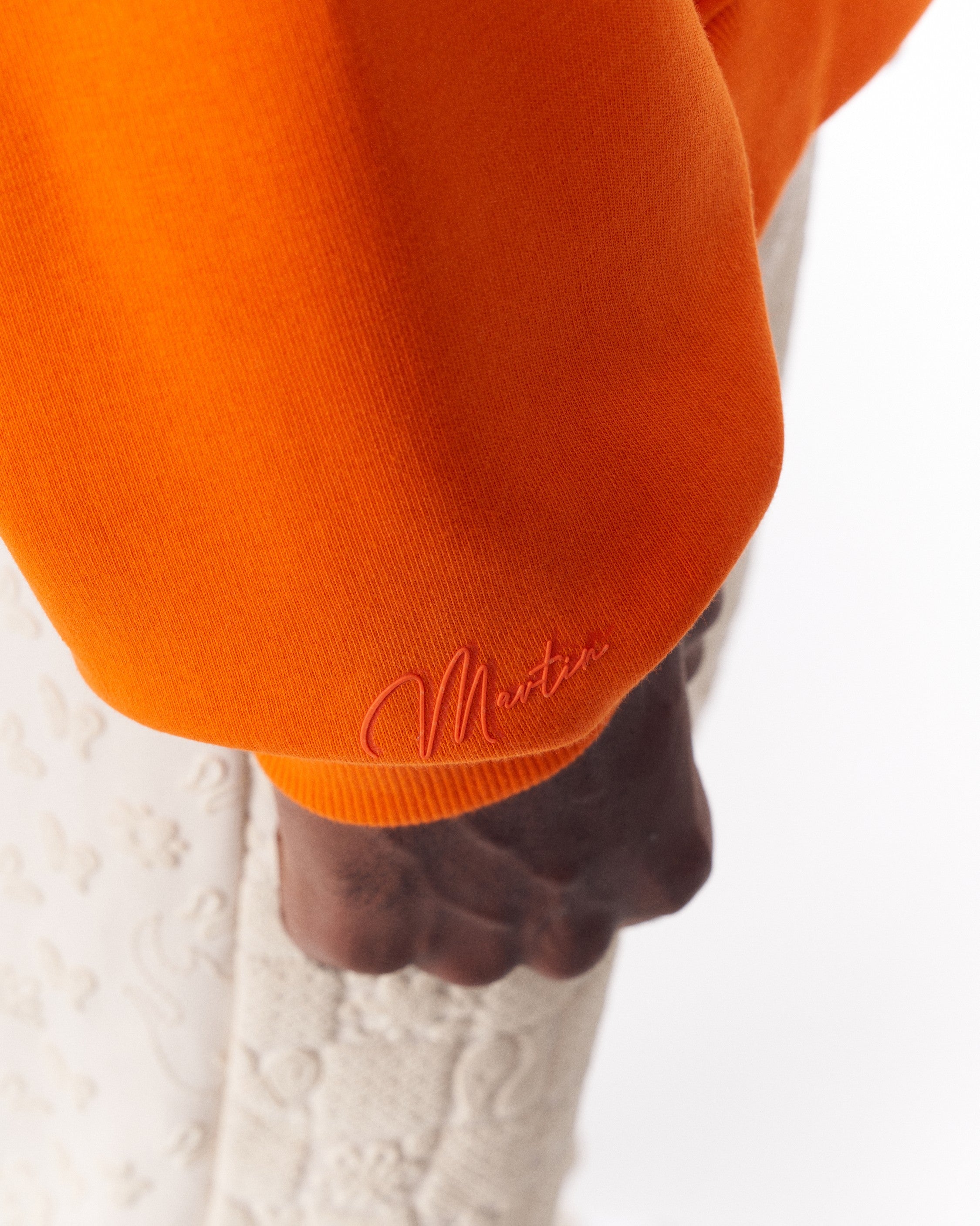 Hoodie Oversize Naranja Minimalista con Estampado en las Mangas