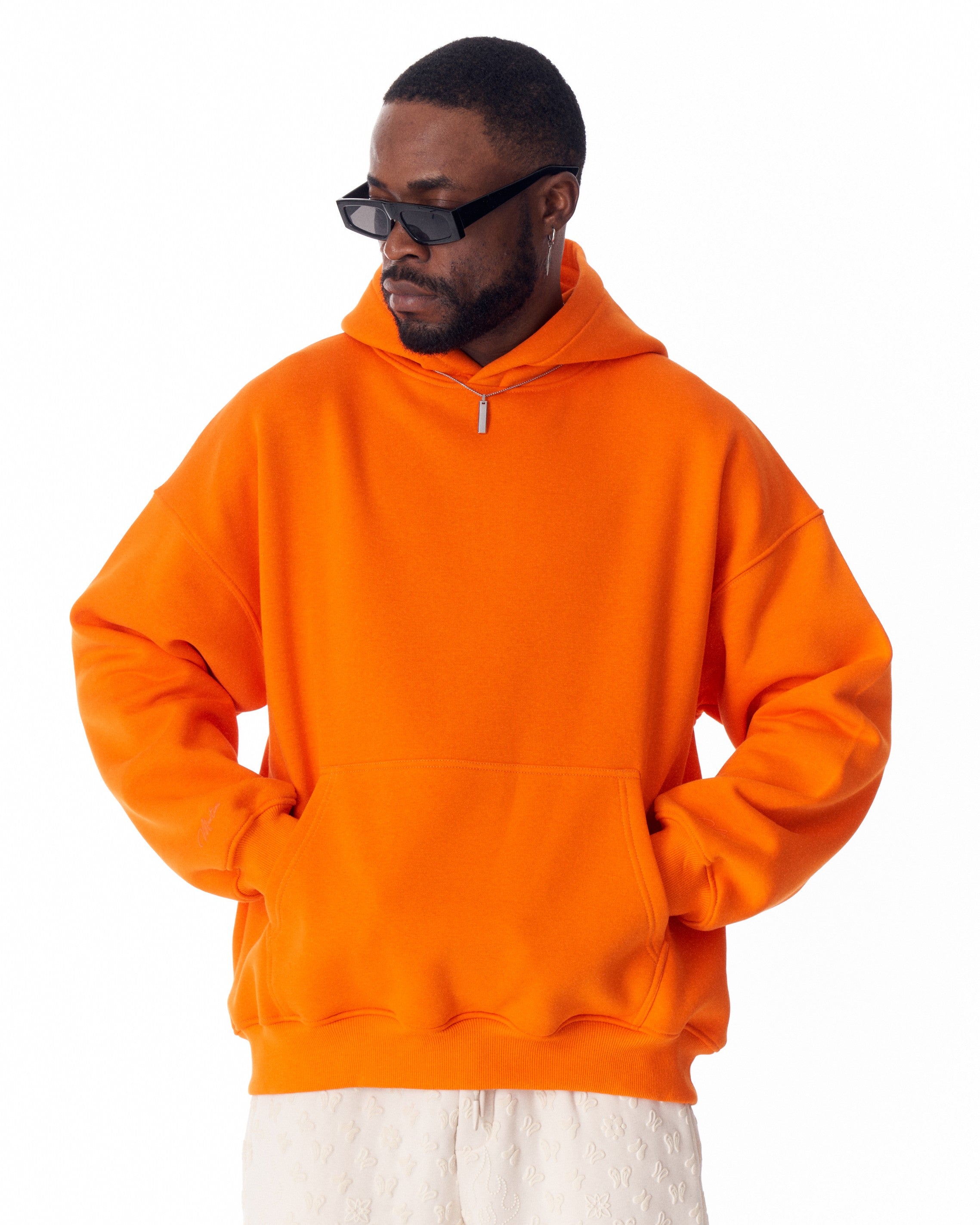 Hoodie Oversize Naranja Minimalista con Estampado en las Mangas