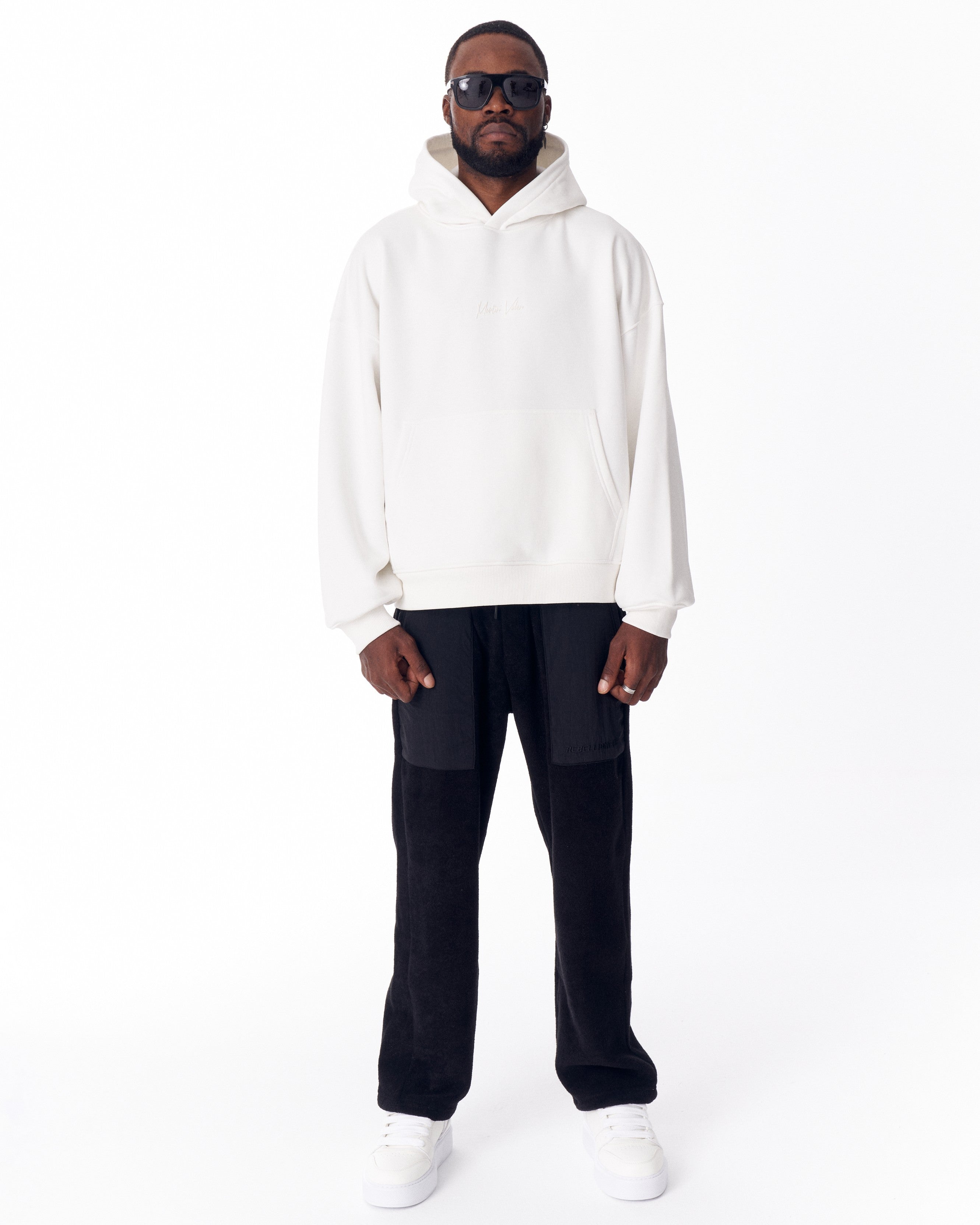 Hoodie Oversize Blanc avec Broderie au Dos | Martin Valen