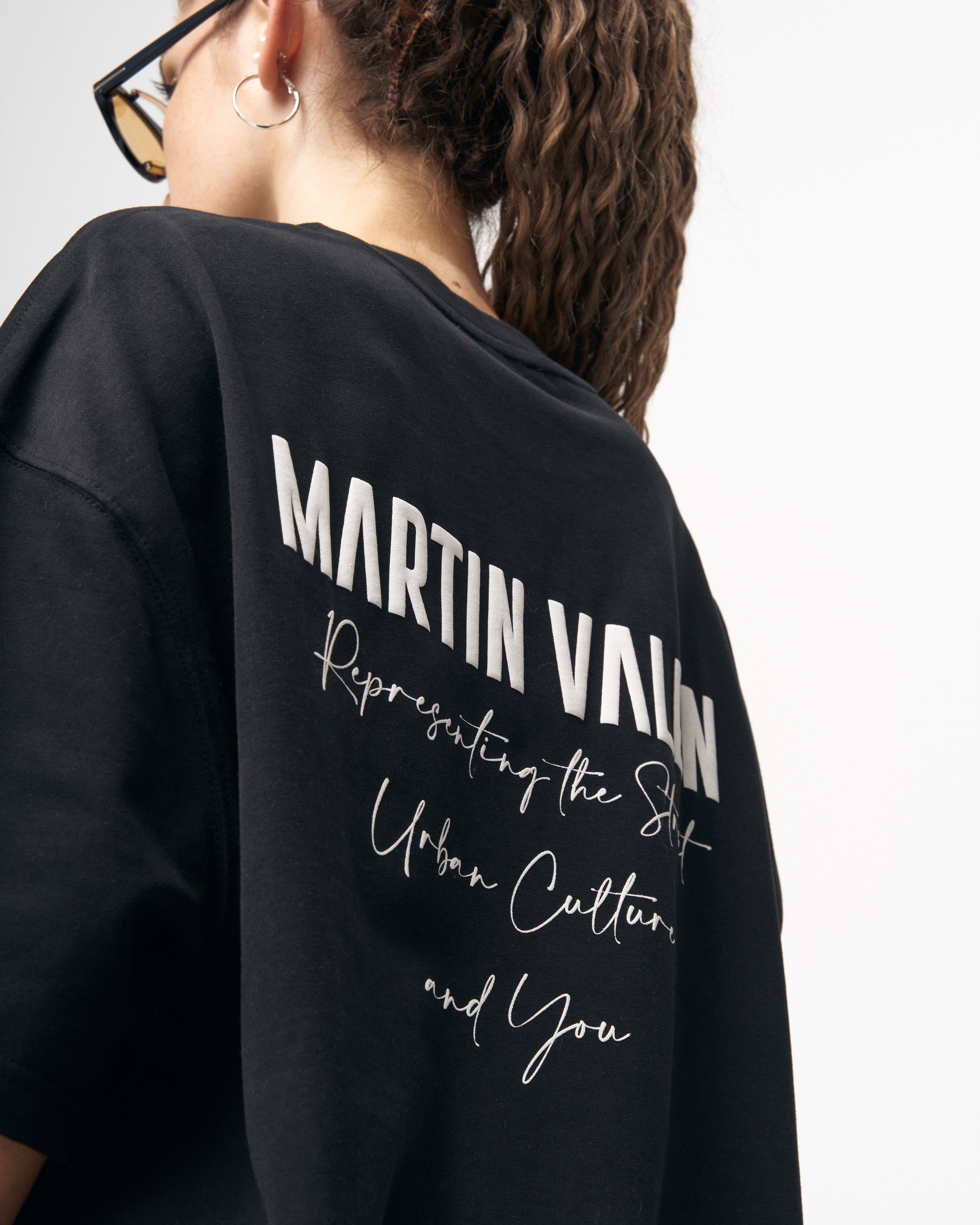 T-shirt Noir Oversize Femme 'Slogan' avec Détails Imprimés Designer