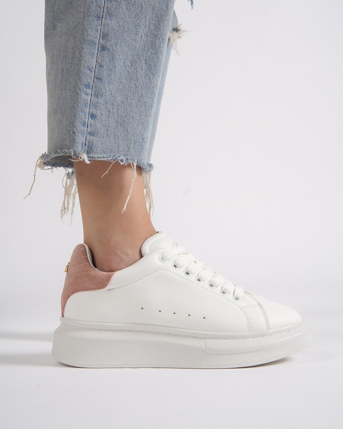 V-Harmony Damen Weiße Schuhe mit Lachsfarbener Fersenkappe