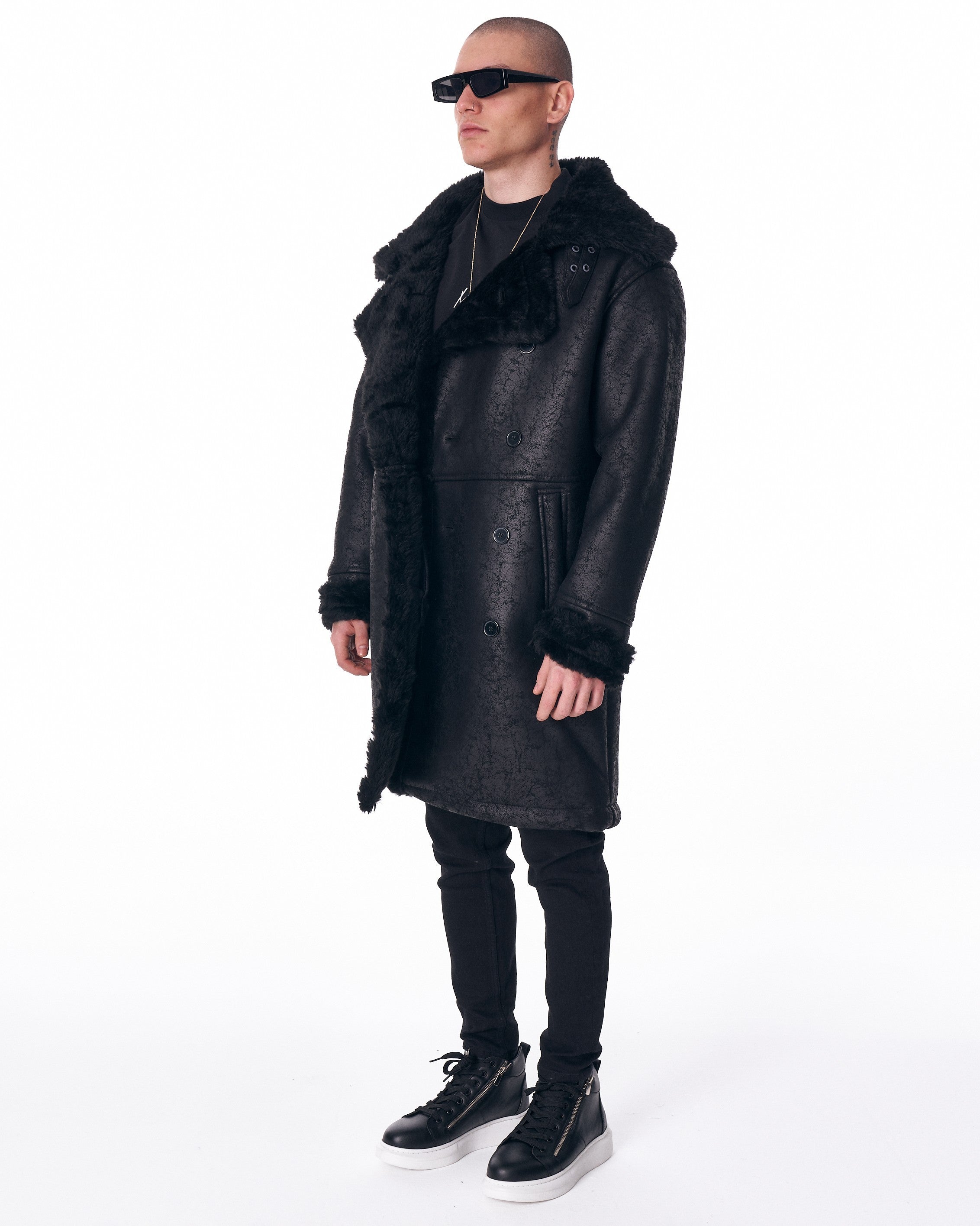 Veste En Cuir Noir Avec Bordure Fourrure - Taille L - Occasion Très Bon état