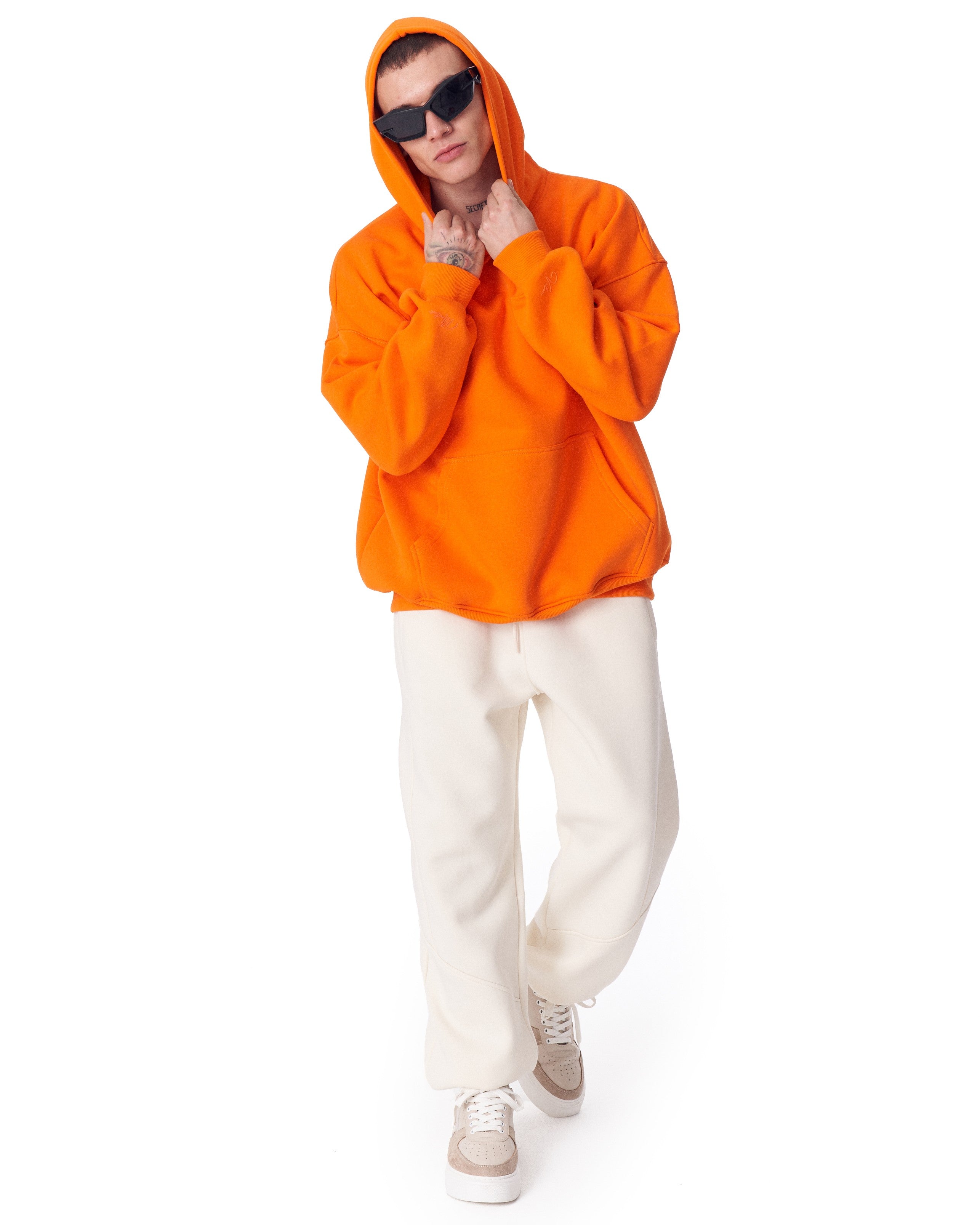 Hoodie Oversize Naranja Minimalista con Estampado en las Mangas