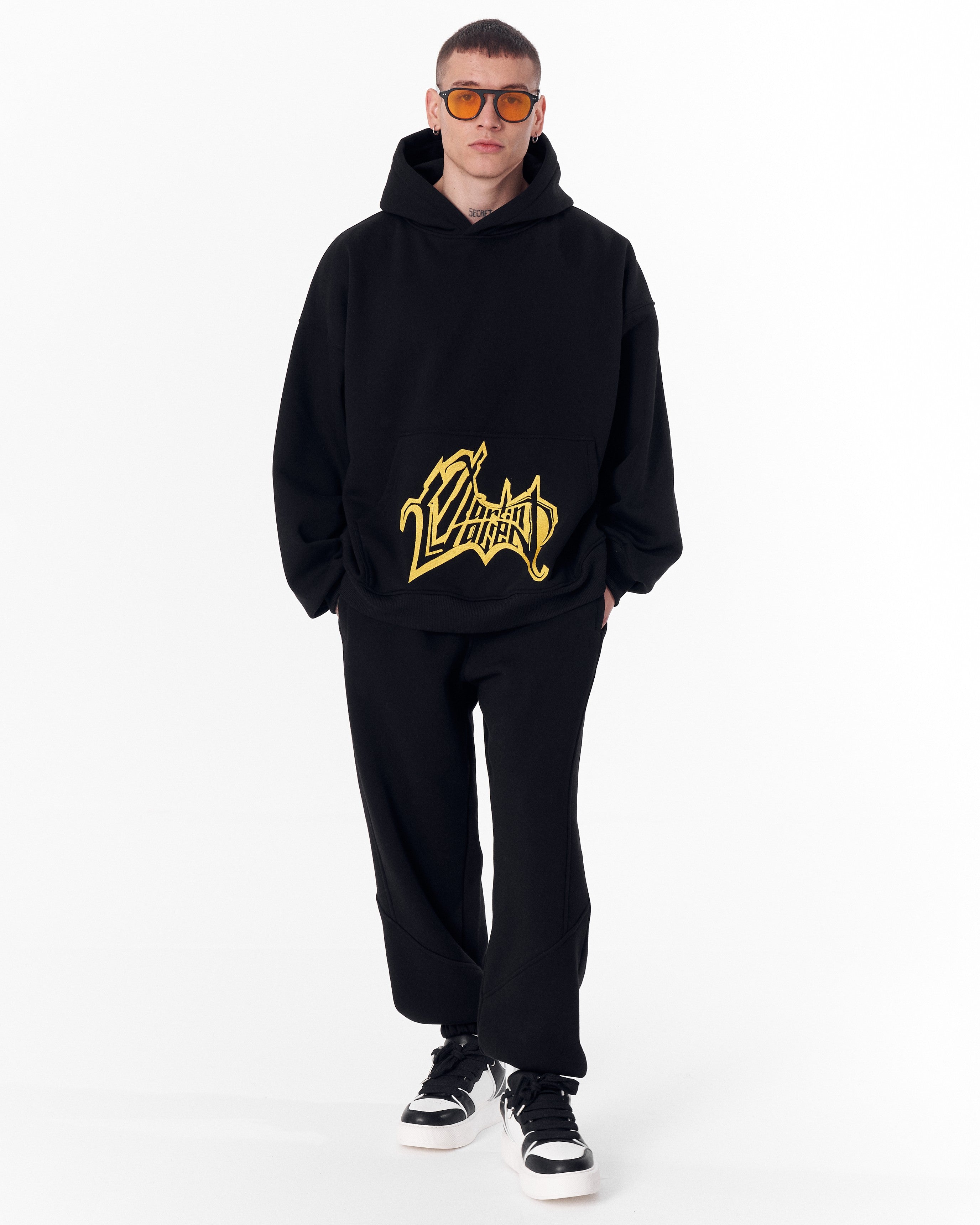 Moletom Oversized Preto com Estampa no Bolso | Martin Valen