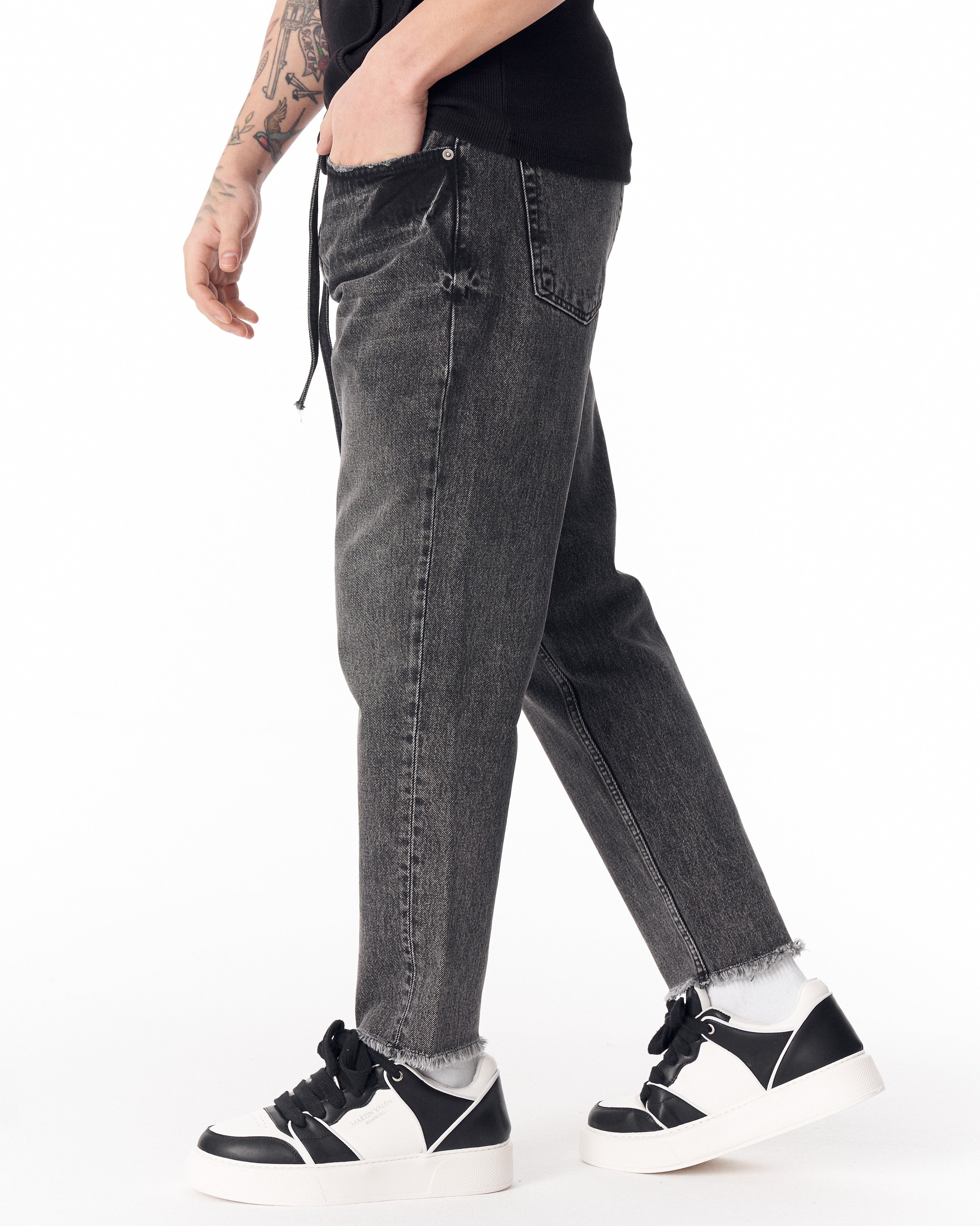Jeans Neri Sbiaditi da Uomo a Gamba Dritta con Orlo Grezzo