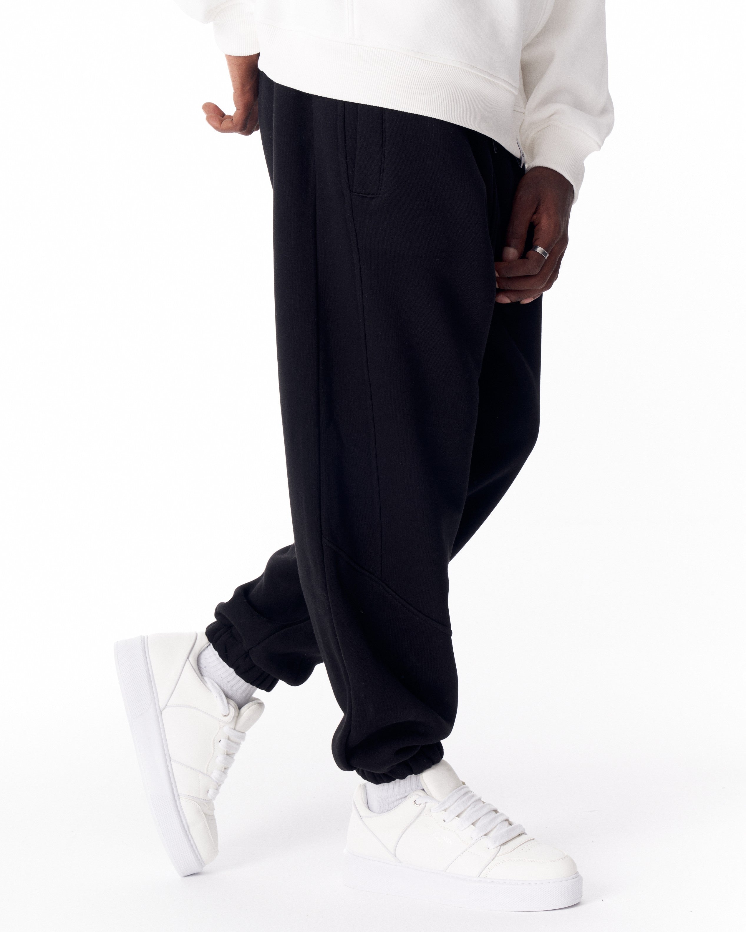 Jogging Câblé Tout Noir avec Détails de Couture | Martin Valen