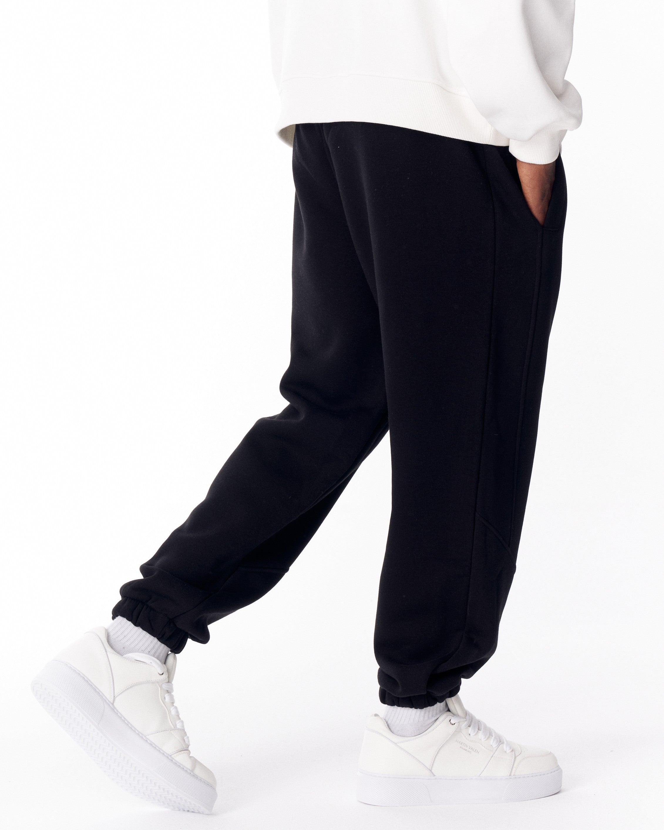 Jogging Câblé Tout Noir avec Détails de Couture | Martin Valen
