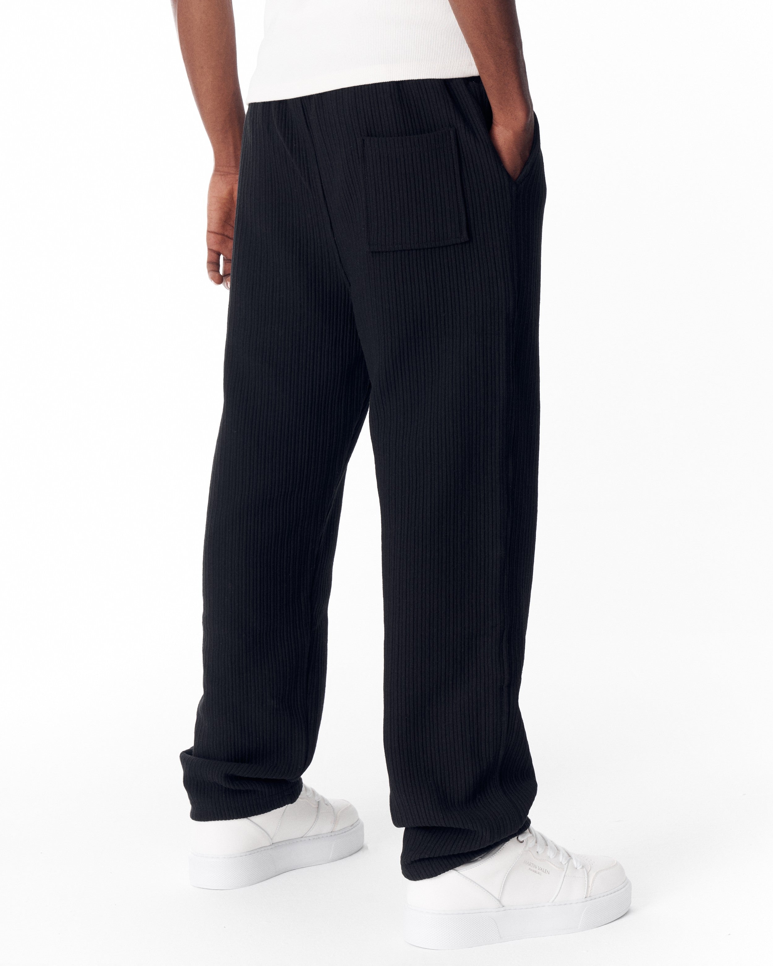 Pantalón de Chándal Negro de Ajuste Relajado con Diseño Acanalado y Cordón
