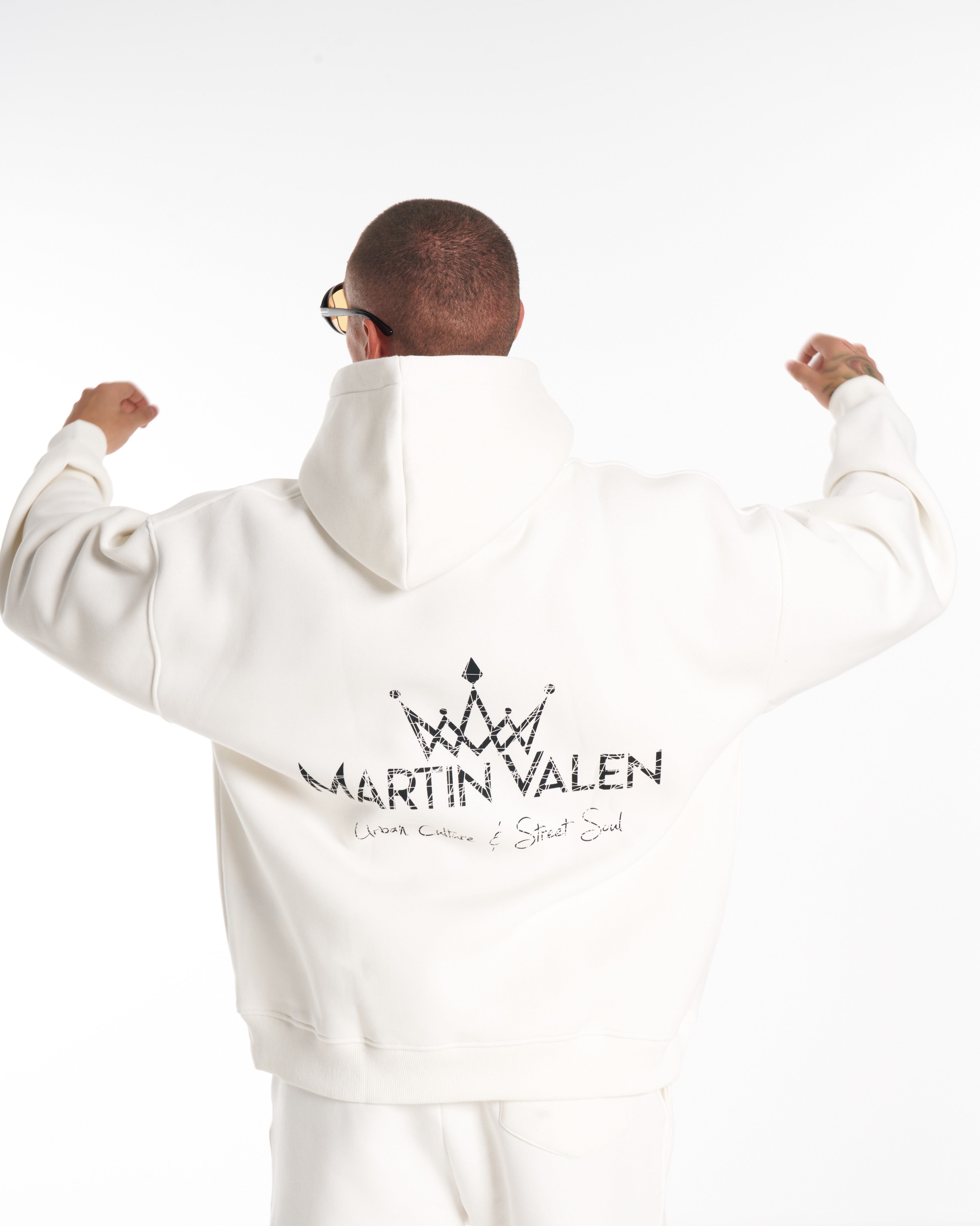 Conjunto de Sudadera Oversize Blanca con Estampado en la Espalda para Hombre