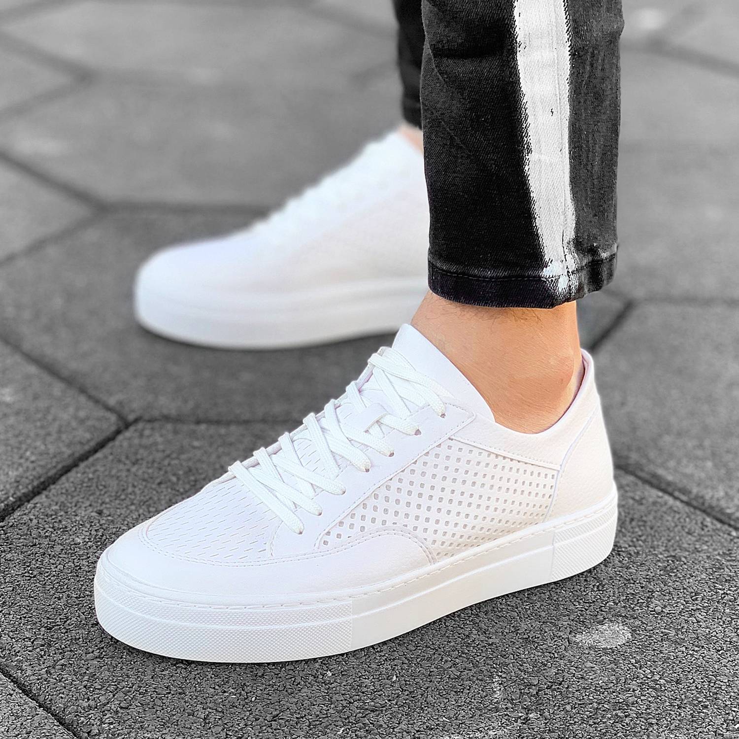 Men's New Stylish Dotted Sneakers White