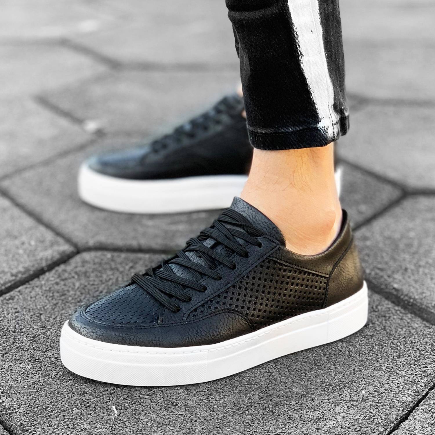 Men's New Stylish Dotted Sneakers Black