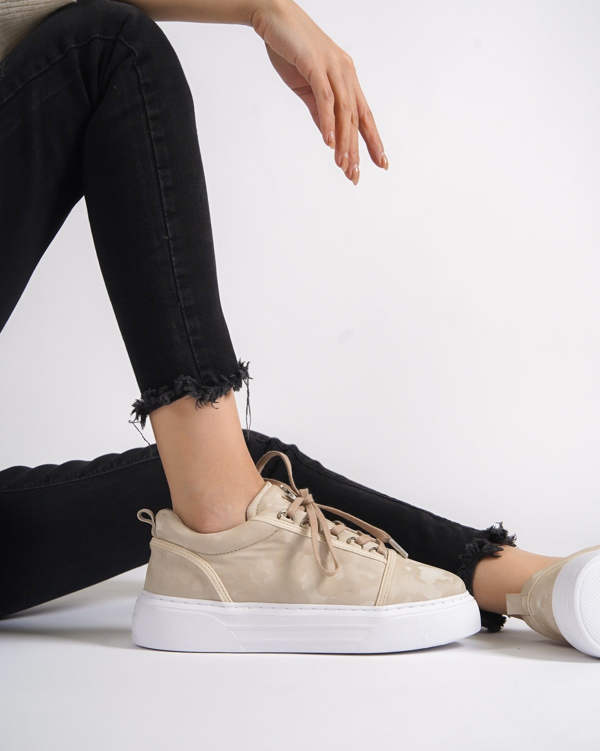 Cercocita Beige Dames Casual Schoenen – Crown Camouflage Editie