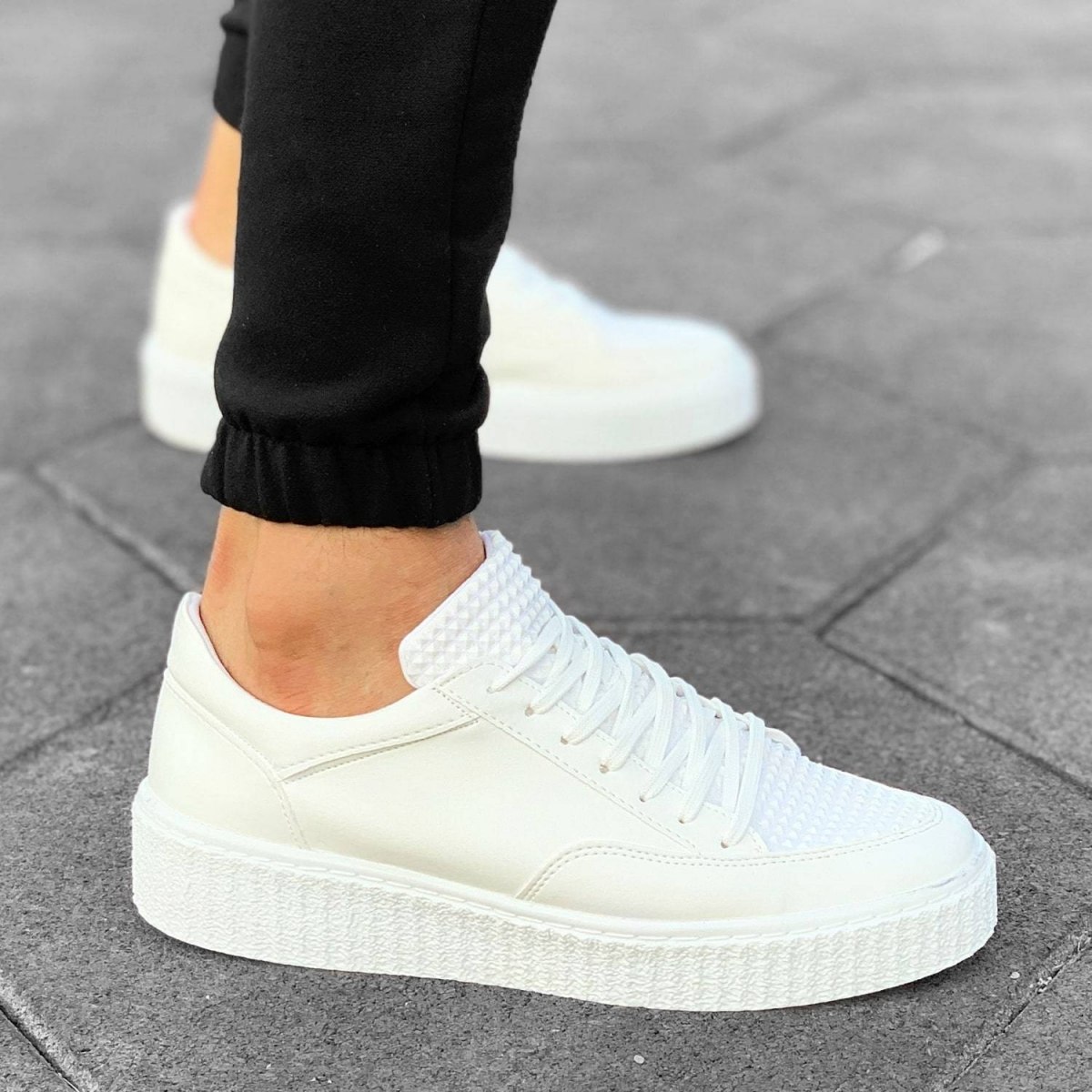 Street-Pump Sneakers in White