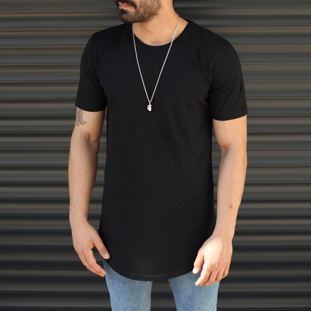Men's Longline Round Neck T-Shirt In Black