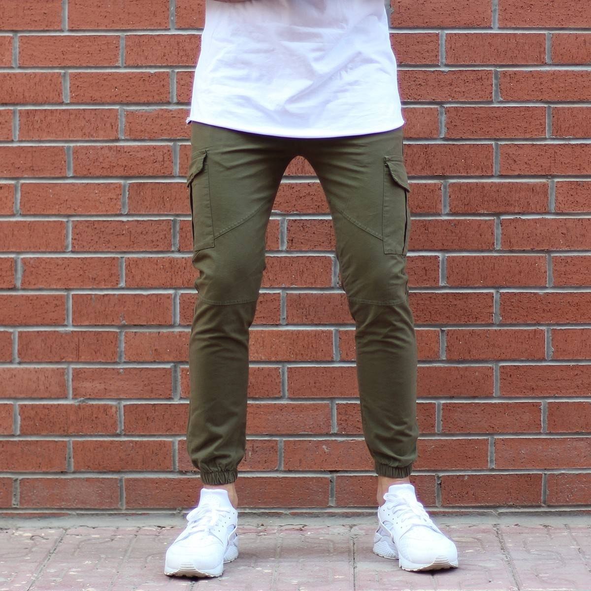 sneakers with khaki pants