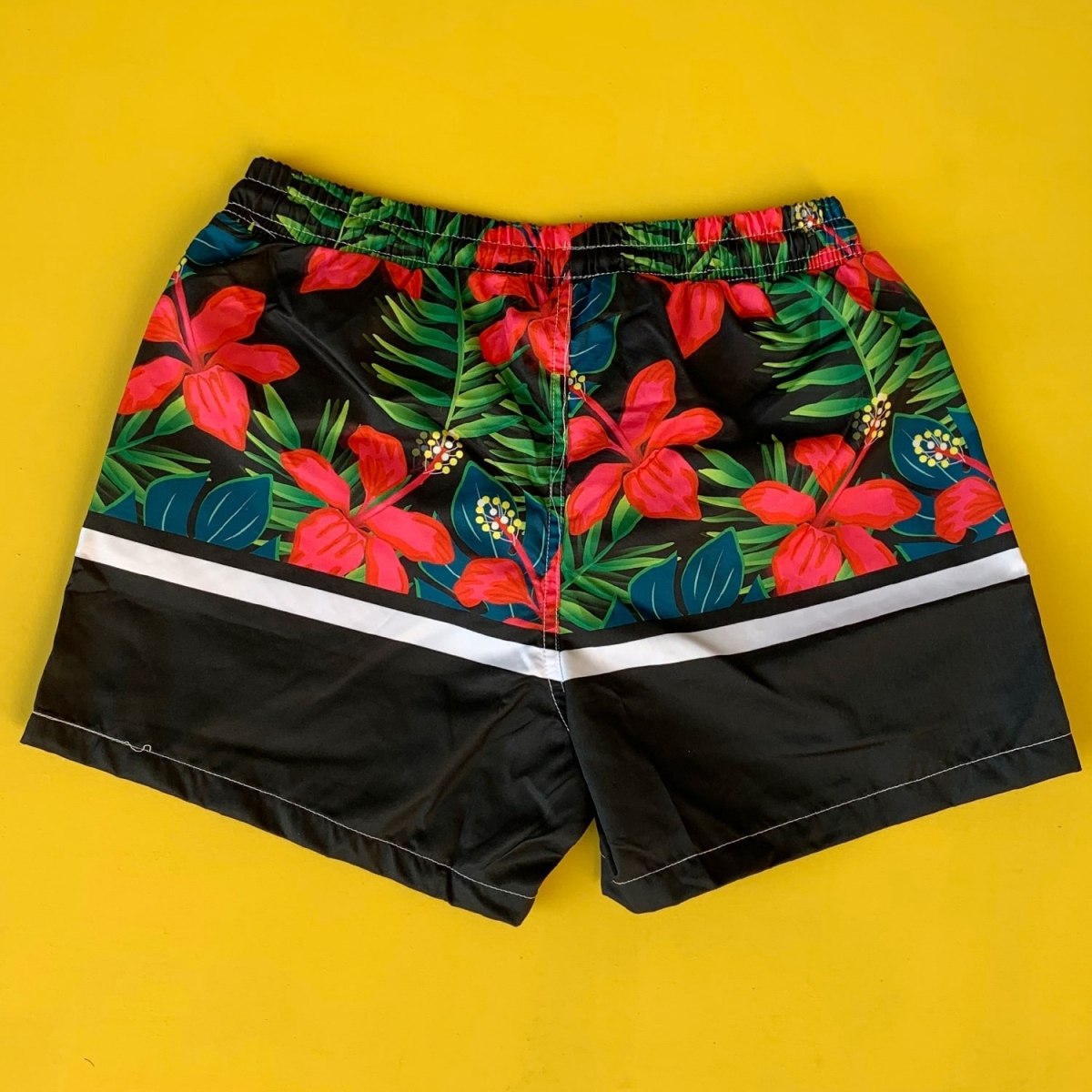 Men's Red Floral Leaf Pattern Short Swim Shorts Black