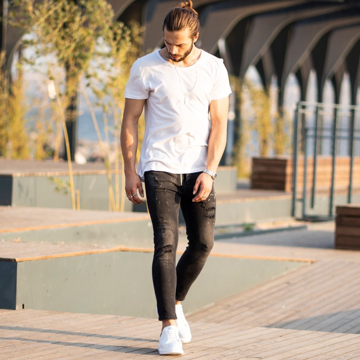 Men's Futuristic details Jeans In Black