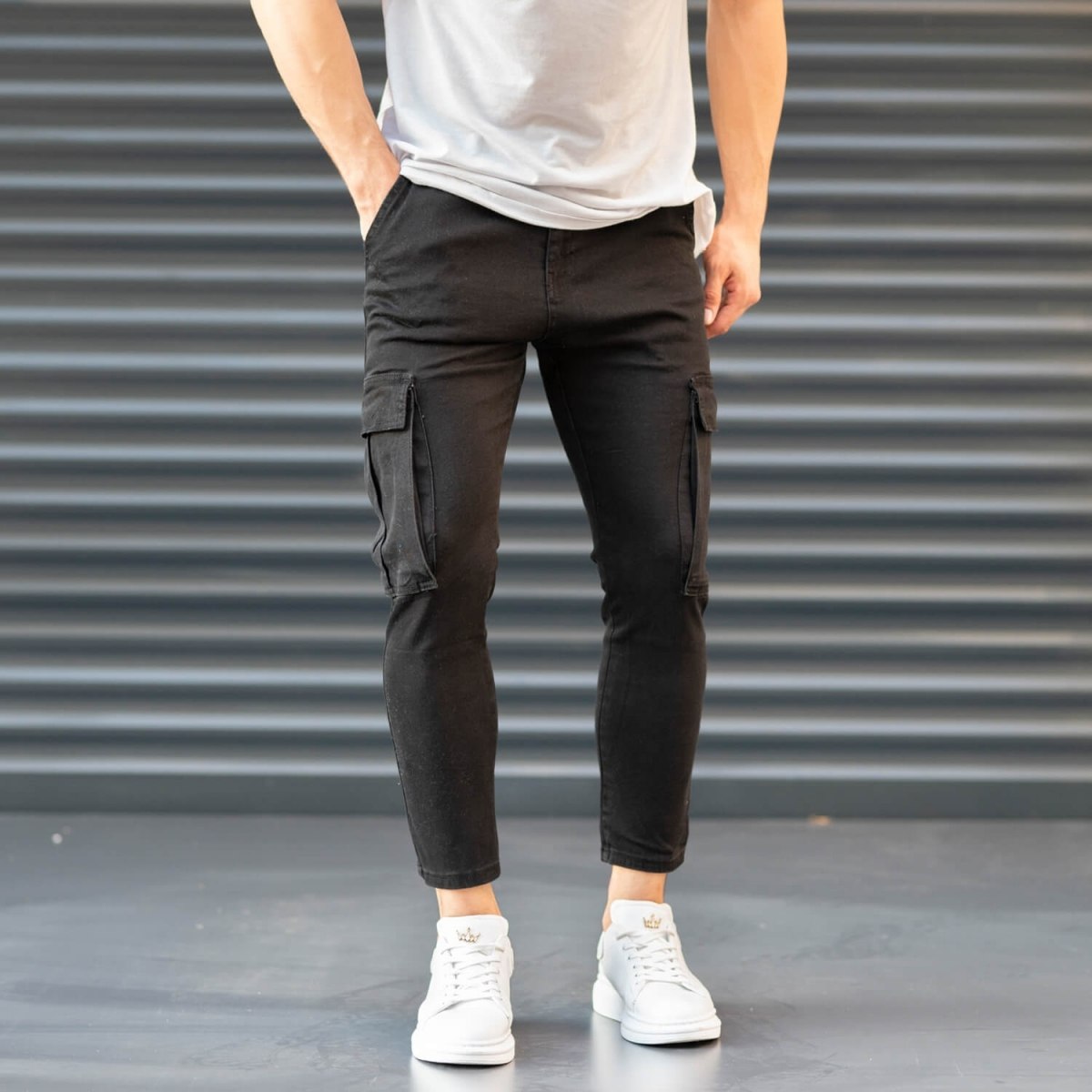 Men's Pocket Style Jeans in Black - 2