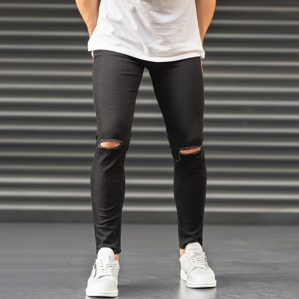 Ripped Jeans In Black