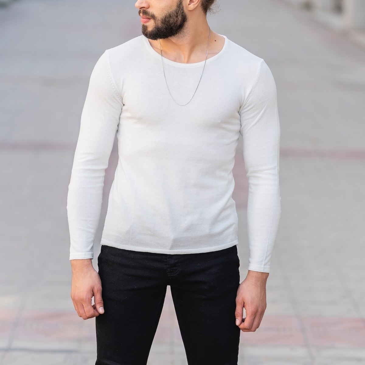Slim-Fitting Classic Round-Neck Sweater in White - 1