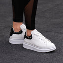 Women's Hype Sole Thorn Sneakers In White (6)