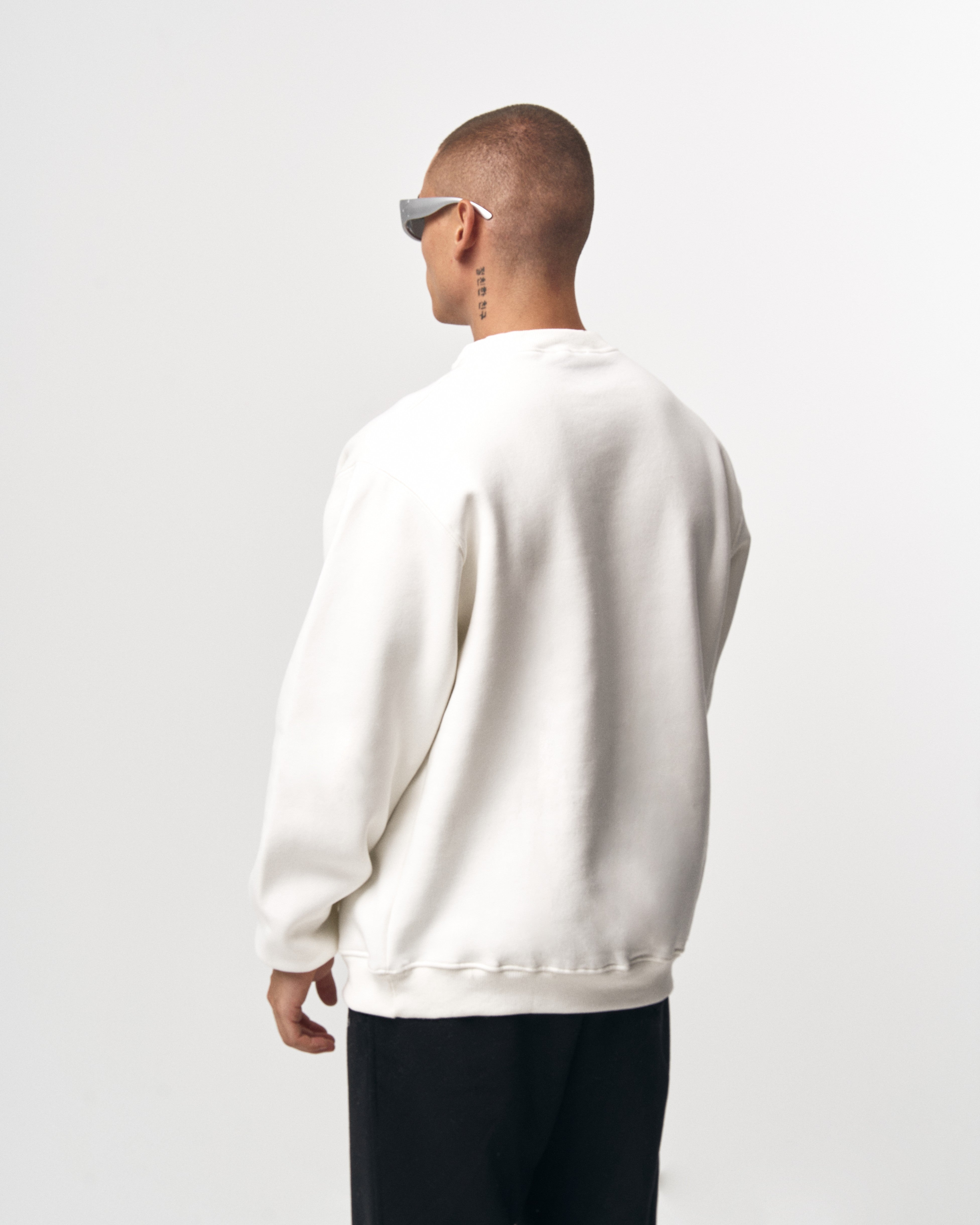 Sokak Kültürü Temalı Erkek Beyaz Oversize Sweatshirt | MV