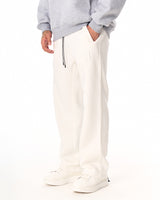 O Jogger Branco Oversized V-Sharp