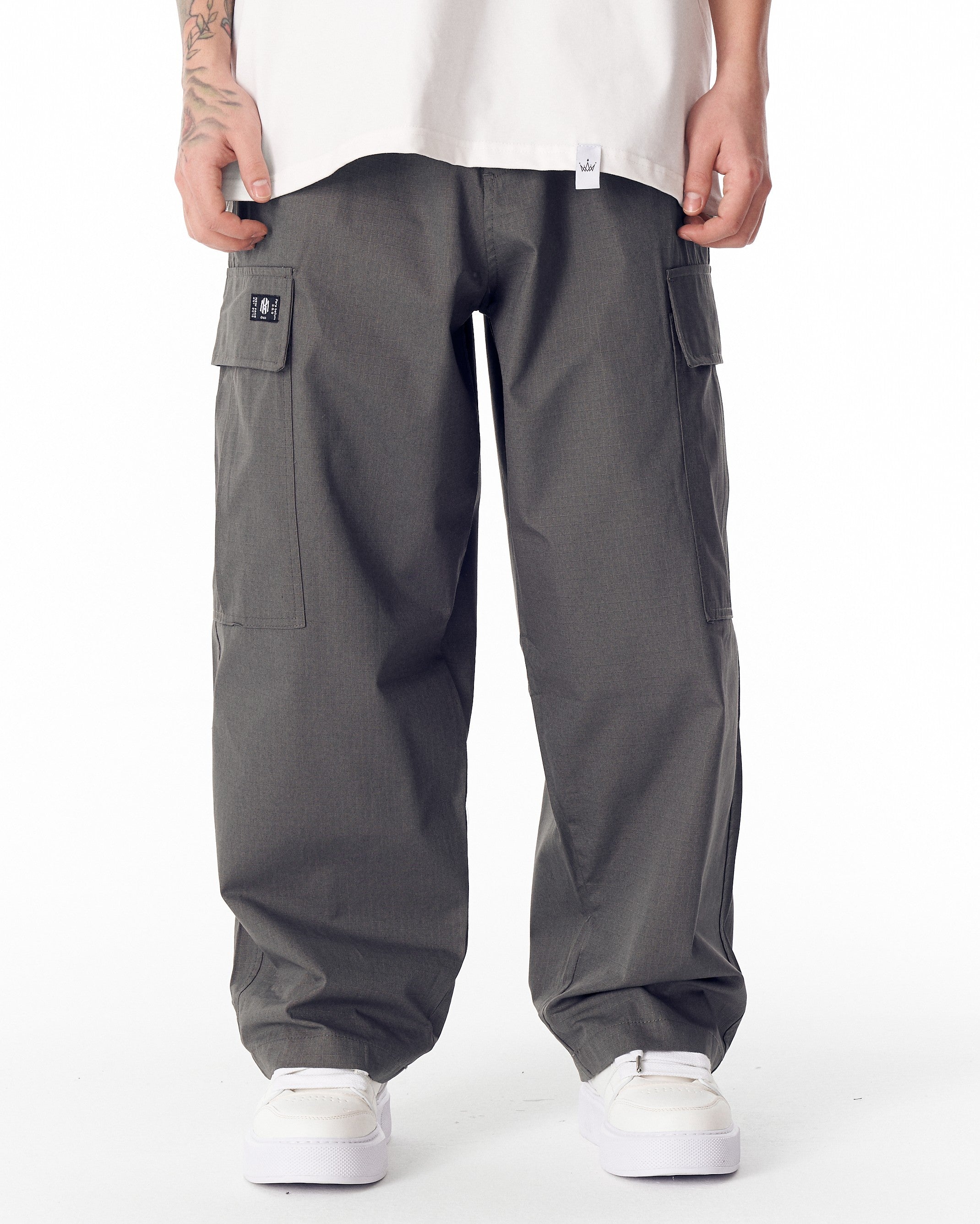 Men's Relaxed Fit Utility Cargo Pants in Anthracite | MV – Martin