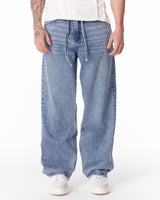 Jeans Masculinos de Modelagem Larga em Azul Claro com Cordão de Denim