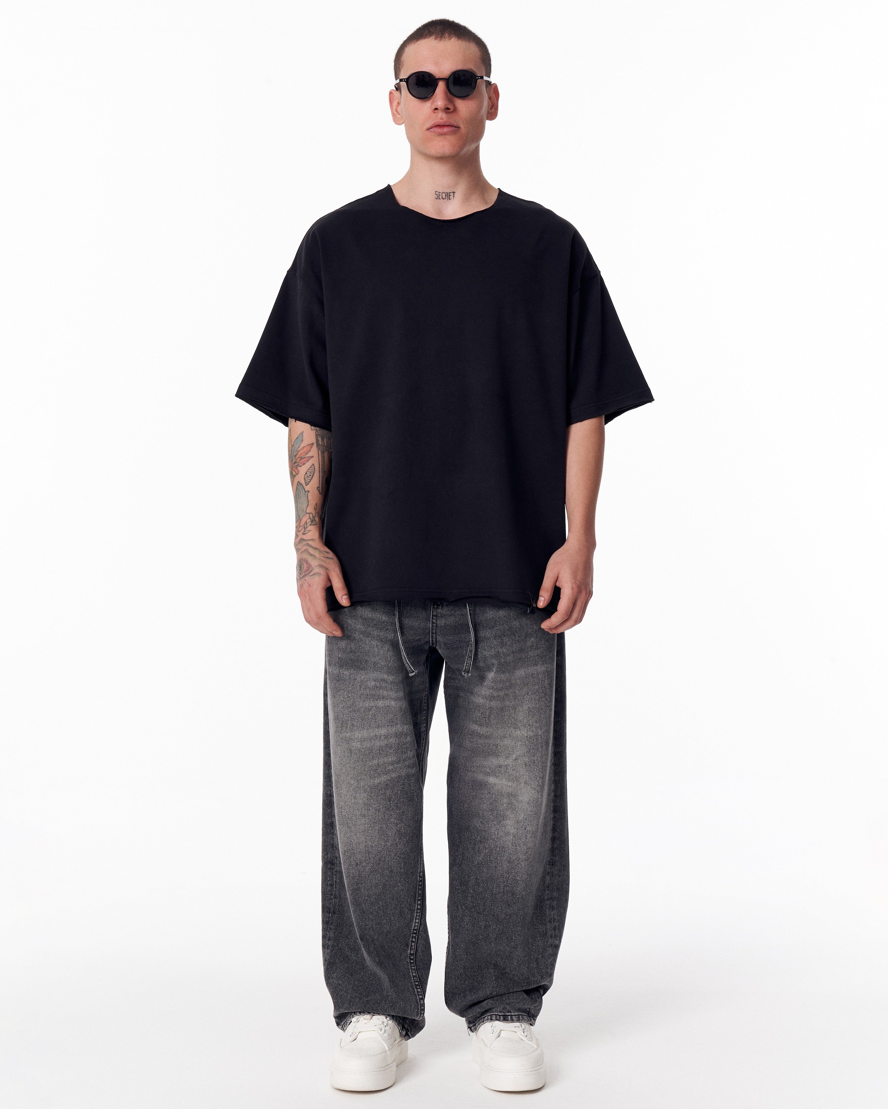 Yan Fermuarlı Ham Yaka Erkek Oversize Siyah T-shirt | MV – Martin