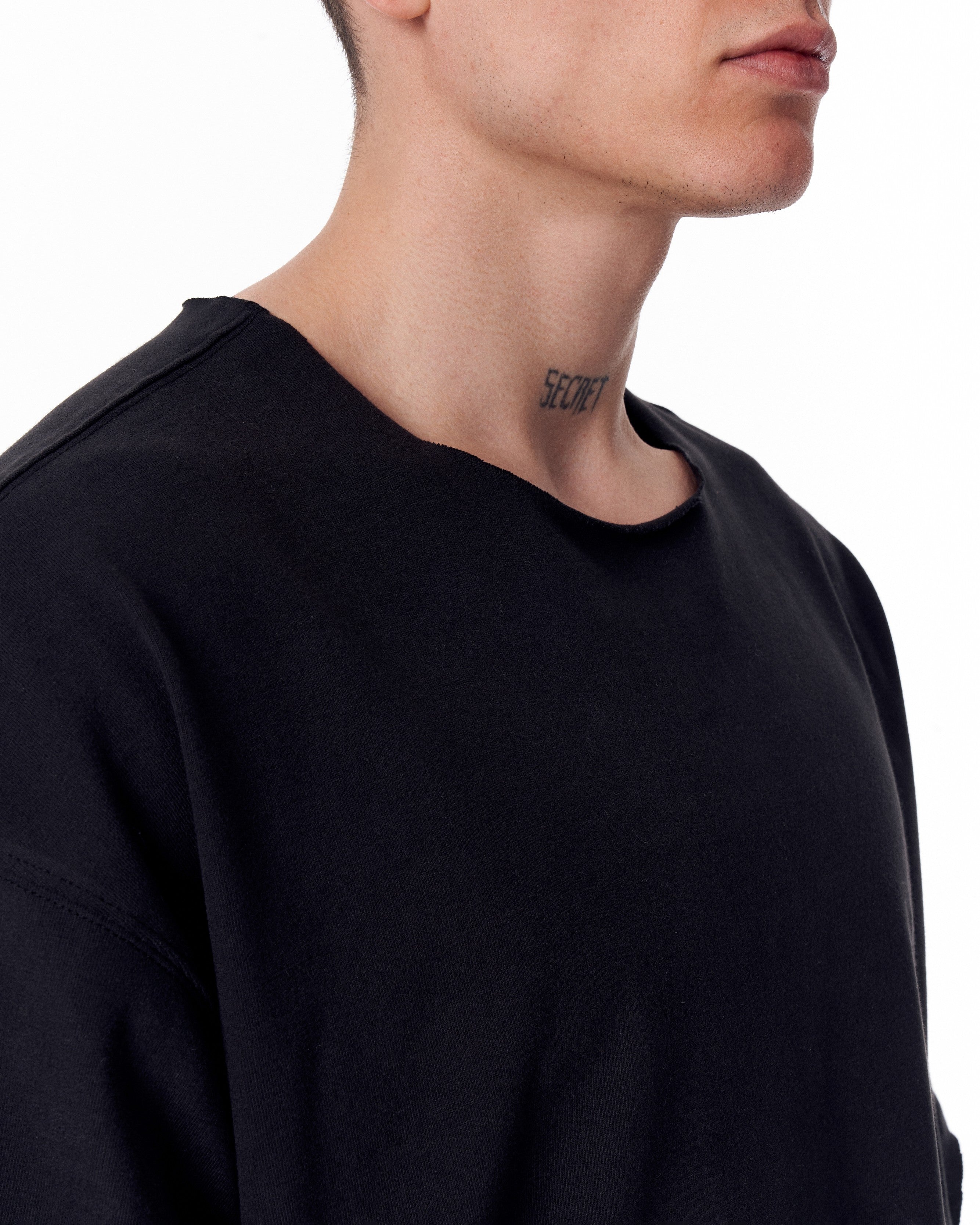 Sidezip Raw-Edge Crew Neck Oversized Black T-shirt | MV