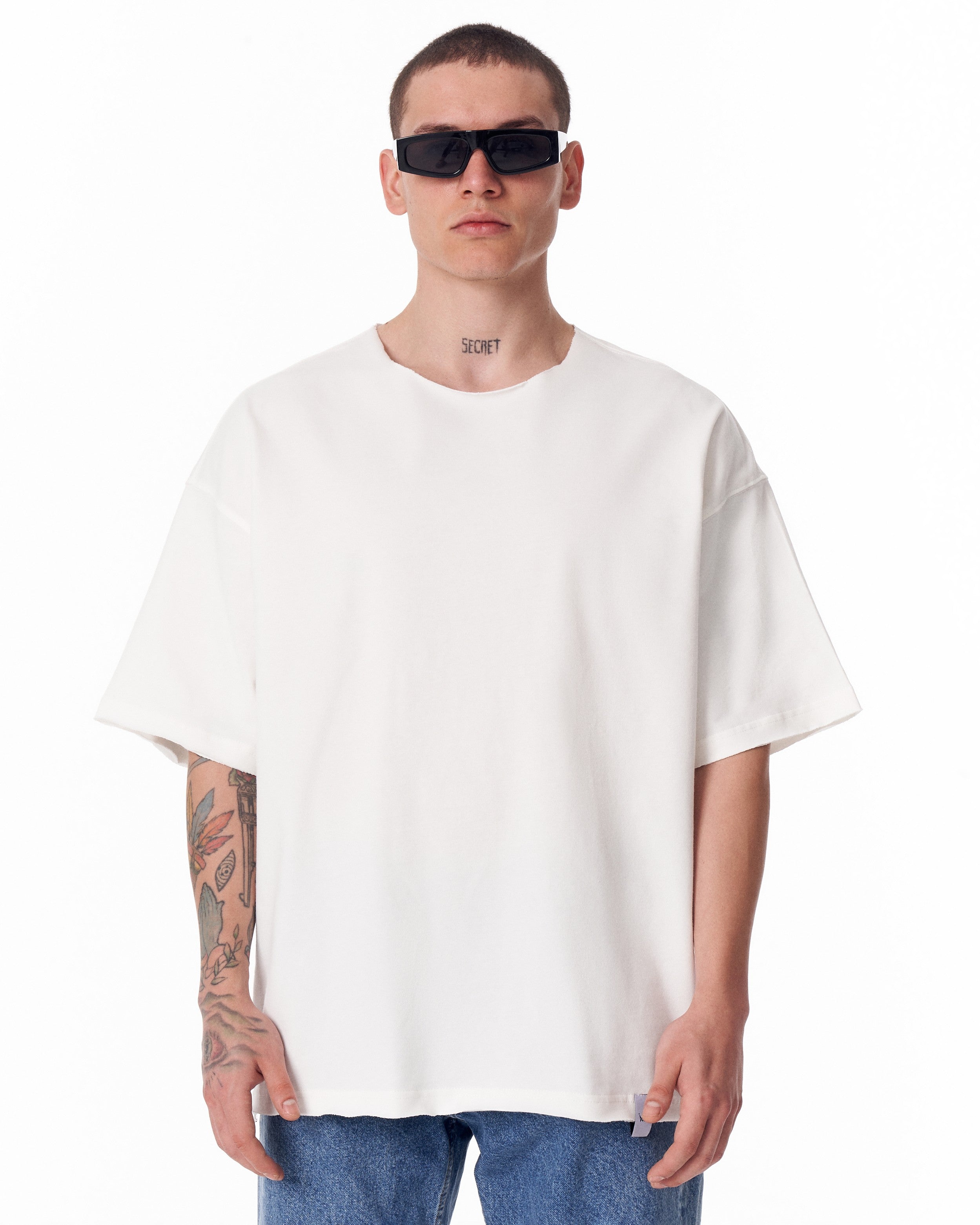 Sidezip Raw-Edge Crew Neck Oversized White T-shirt | MV | Martin Valen