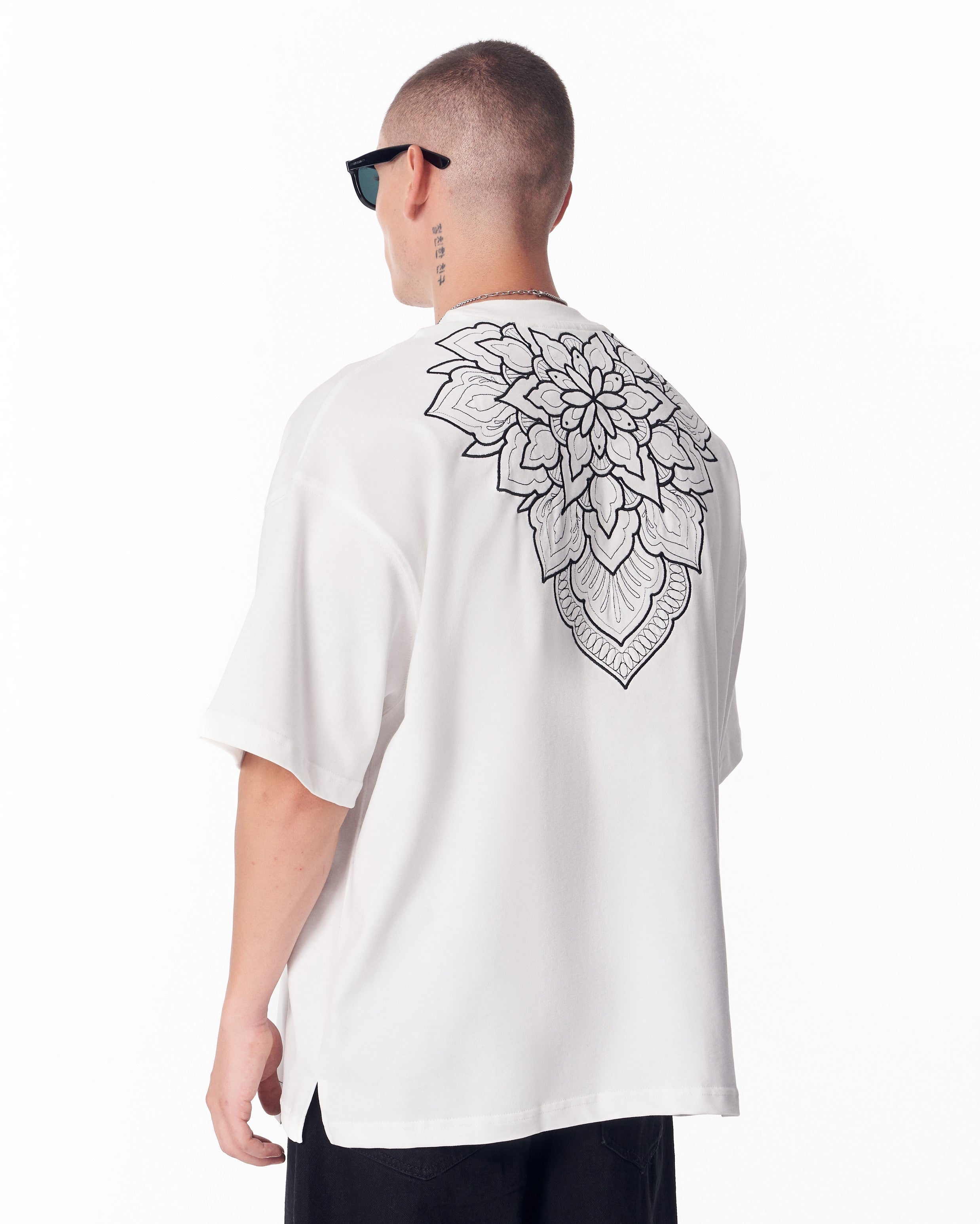 Embroidery Mandala White Oversized T-shirt | Martin Valen